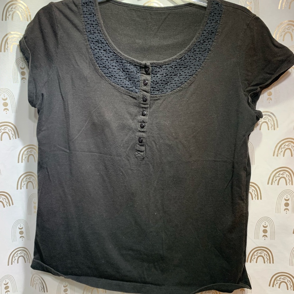 Chic Black Buttoned Women's Top